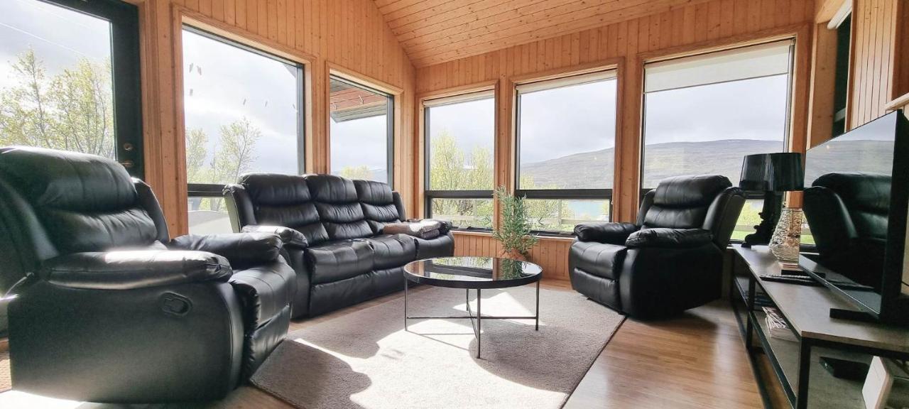 Kirkjubraut - Church Street Villa Talknafjordur Eksteriør billede
